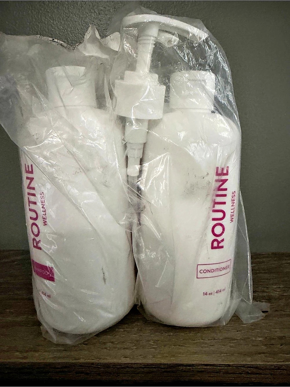 ROUTINE Shampoo & Conditioner Set White NWT